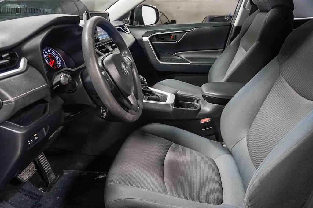Thumbnail: 2019 Toyota RAV4 - 10