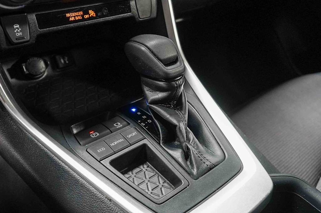 Thumbnail: 2019 Toyota RAV4 - 13