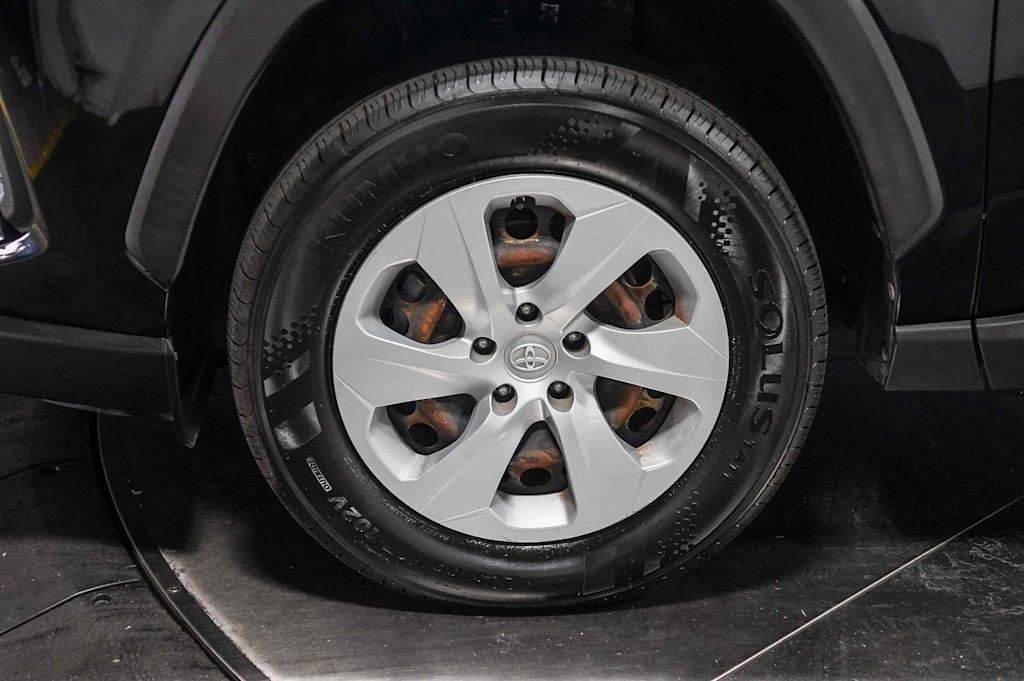 Thumbnail: 2019 Toyota RAV4 - 21