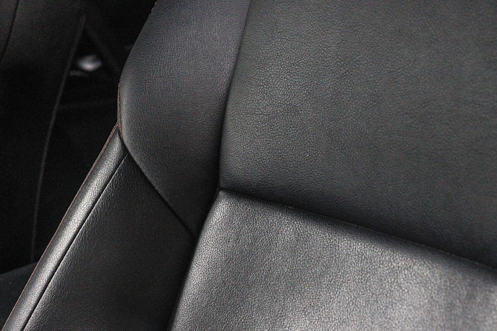Thumbnail: 2018 Toyota RAV4 - 30