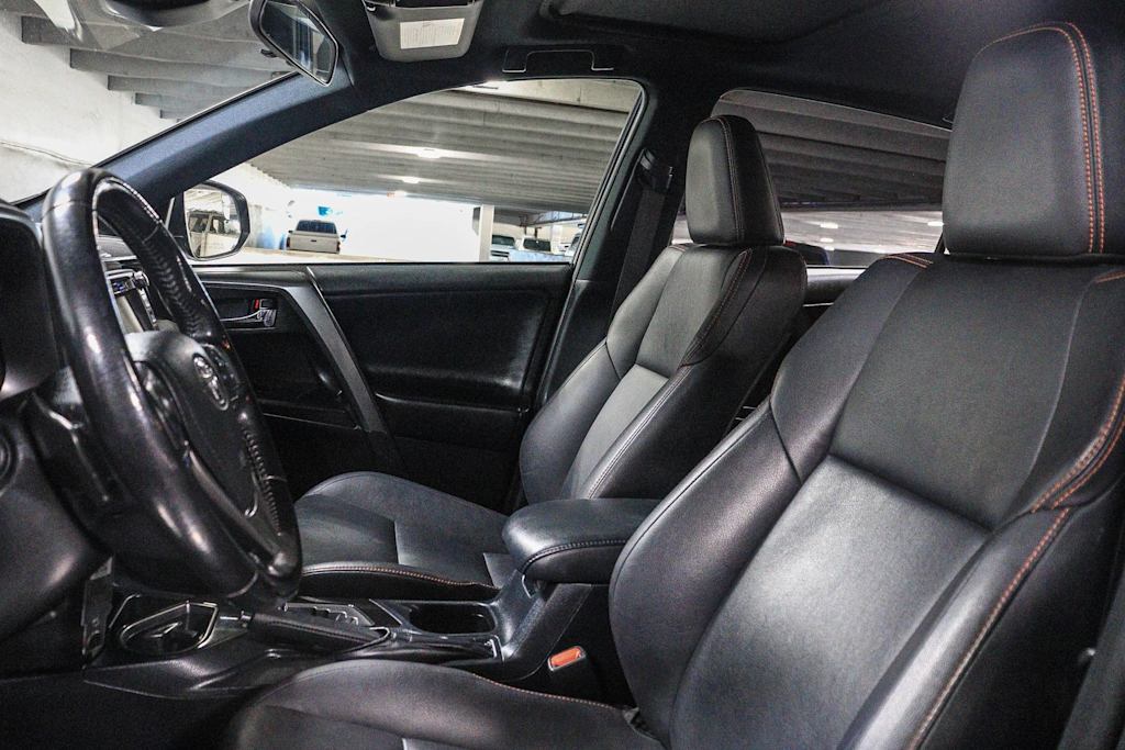 Thumbnail: 2018 Toyota RAV4 - 10