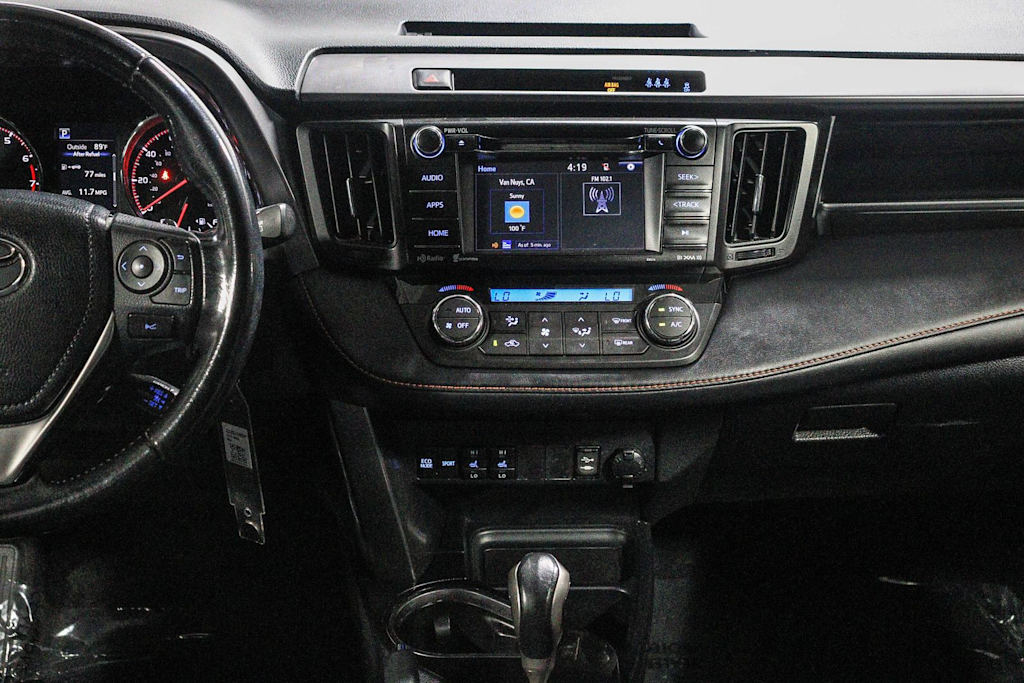 Thumbnail: 2018 Toyota RAV4 - 12