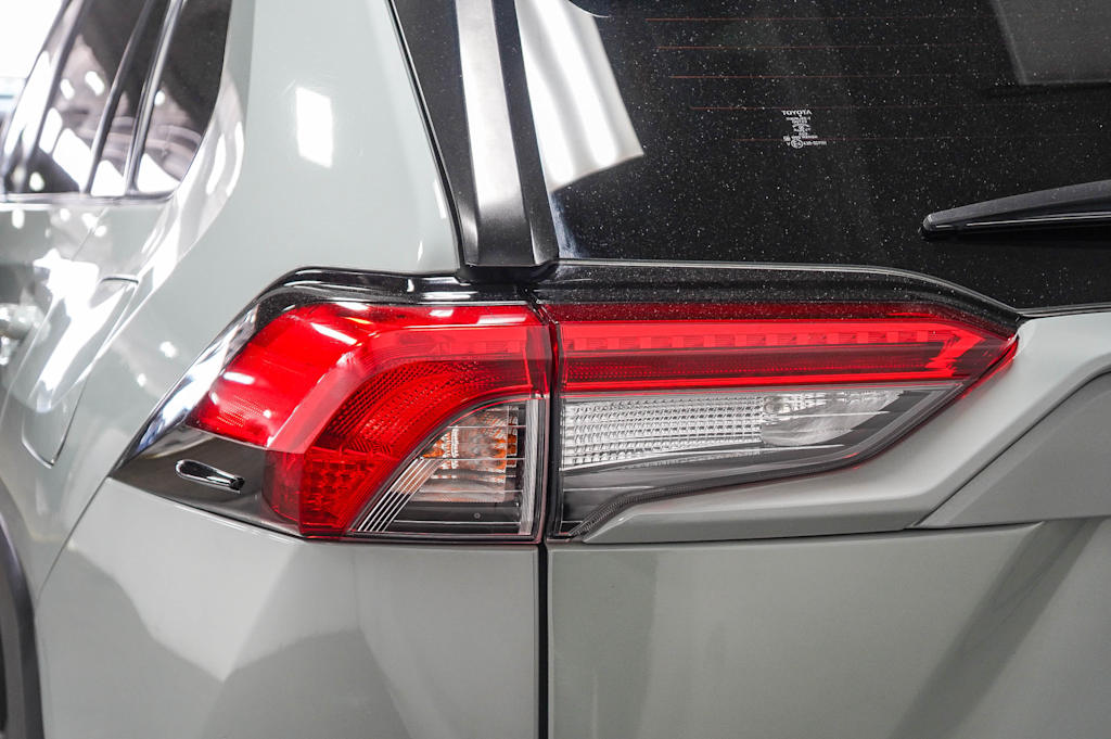 Thumbnail: 2019 Toyota RAV4 - 21