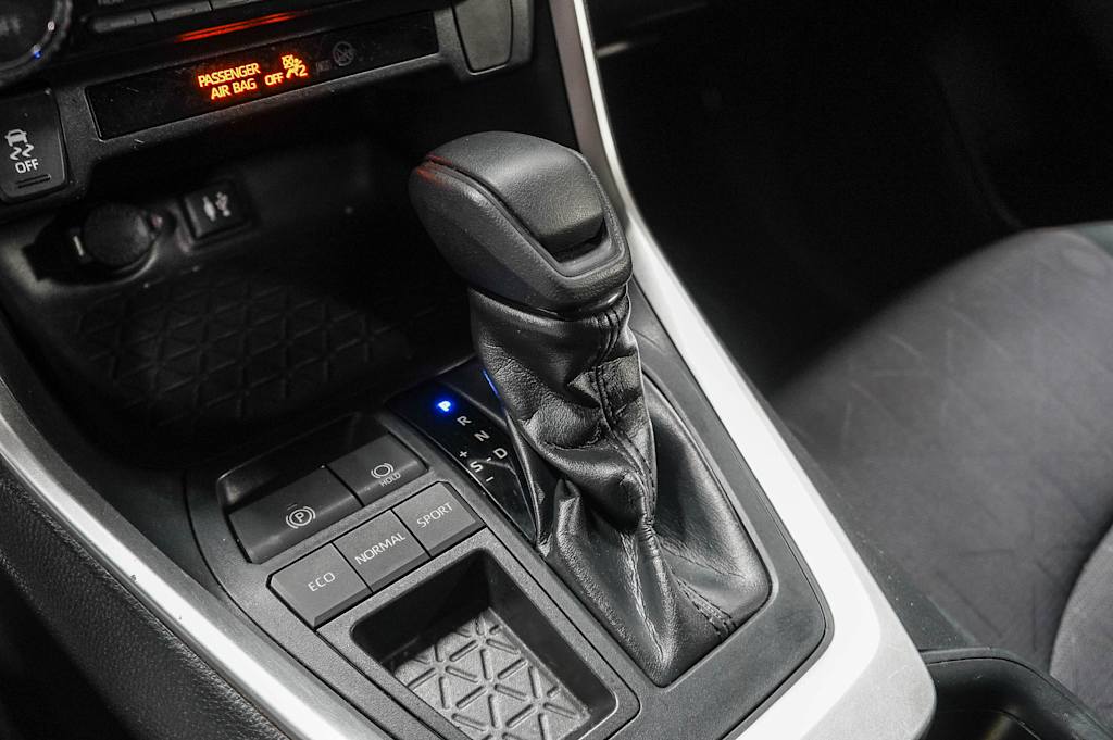 Thumbnail: 2019 Toyota RAV4 - 12