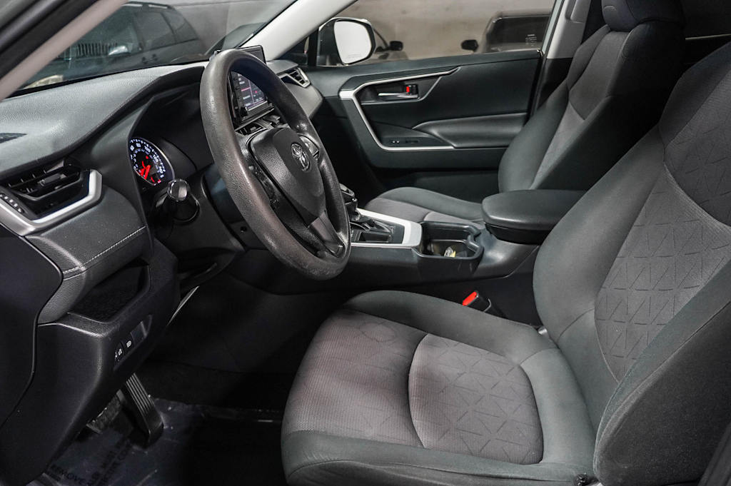 Thumbnail: 2019 Toyota RAV4 - 9