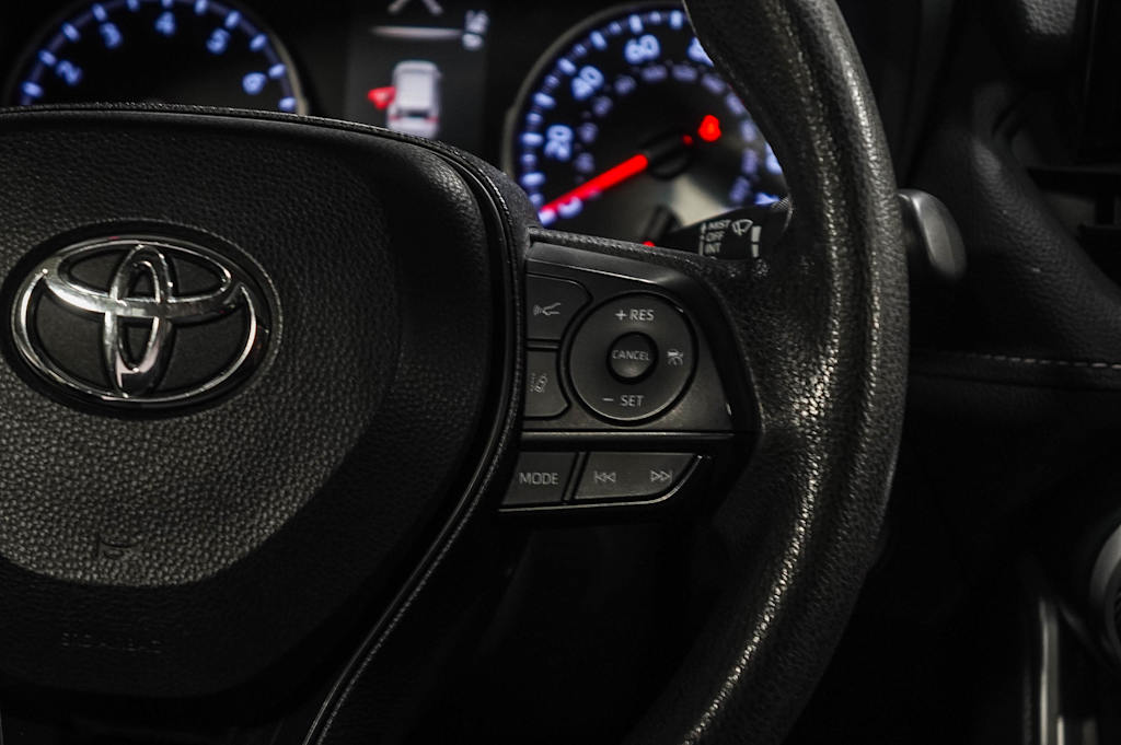 Thumbnail: 2019 Toyota RAV4 - 25