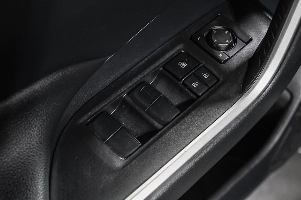 Thumbnail: 2019 Toyota RAV4 - 27