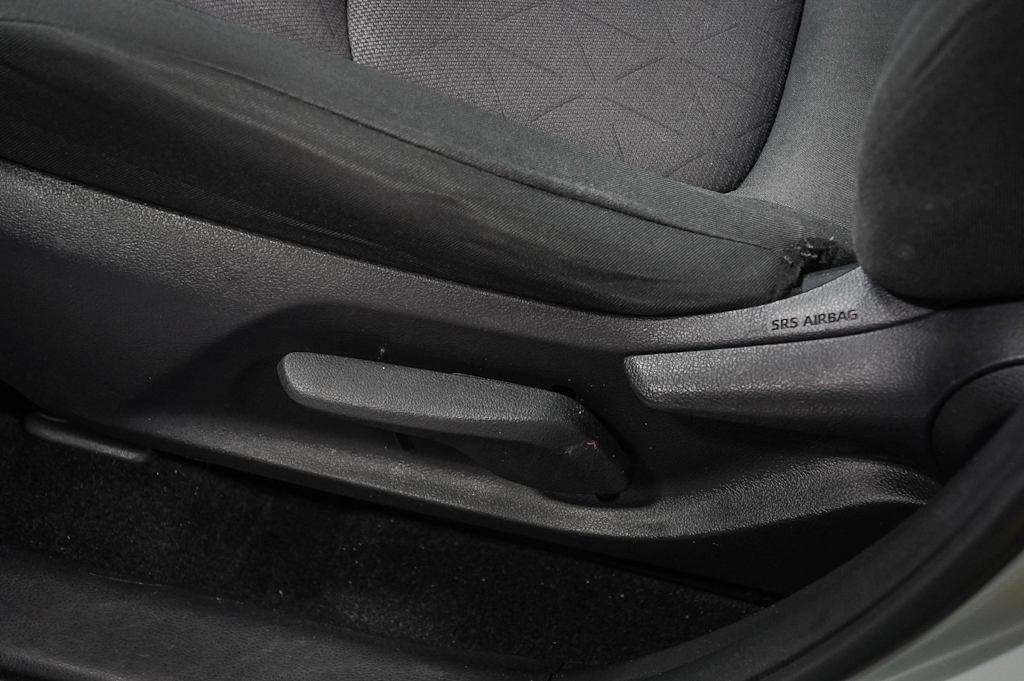 Thumbnail: 2019 Toyota RAV4 - 28