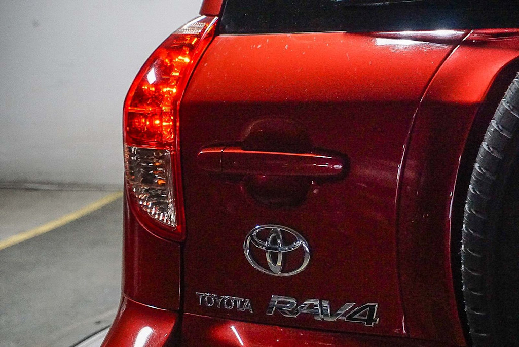 Thumbnail: 2008 Toyota RAV4 - 24