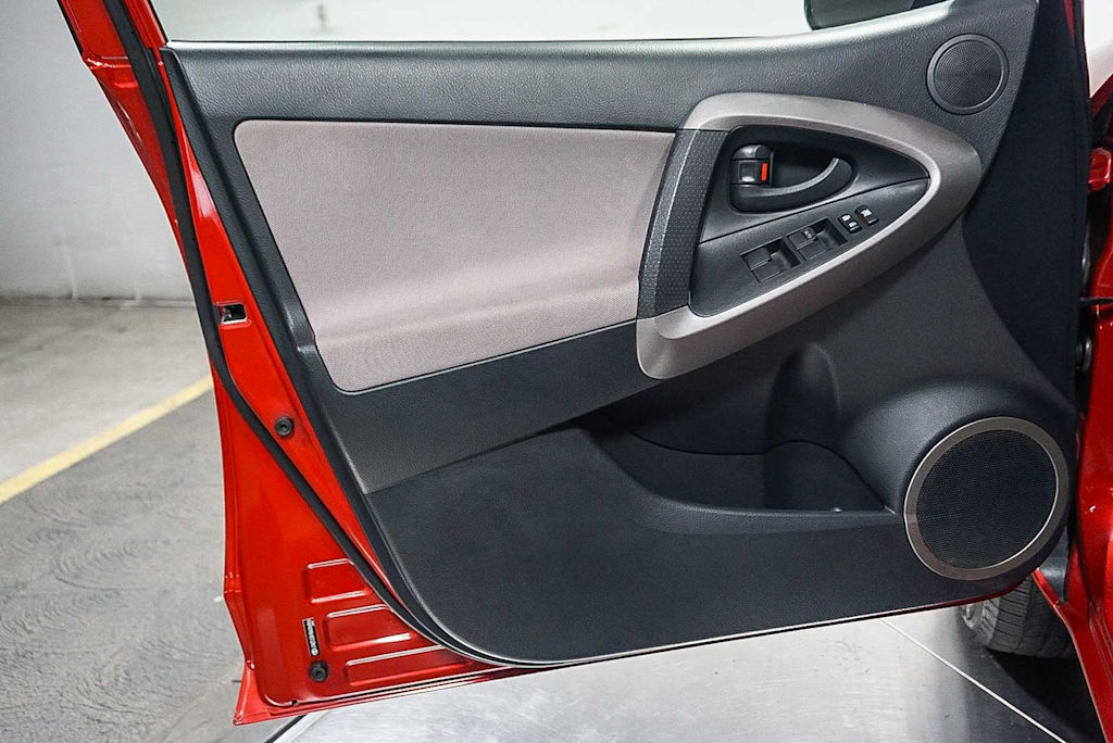 Thumbnail: 2008 Toyota RAV4 - 26