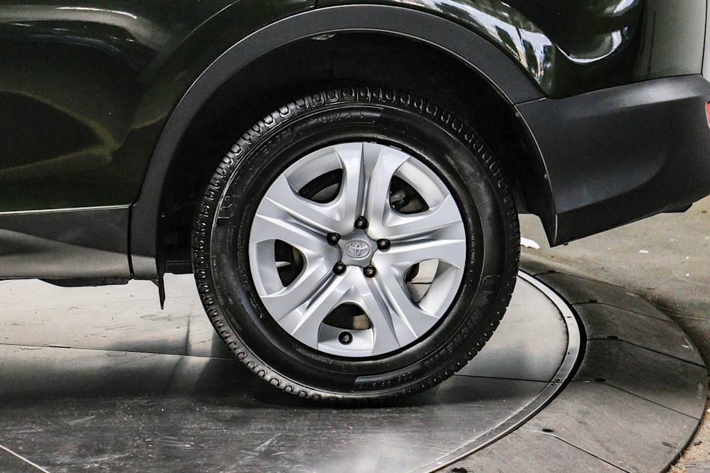 Thumbnail: 2013 Toyota RAV4 - 23