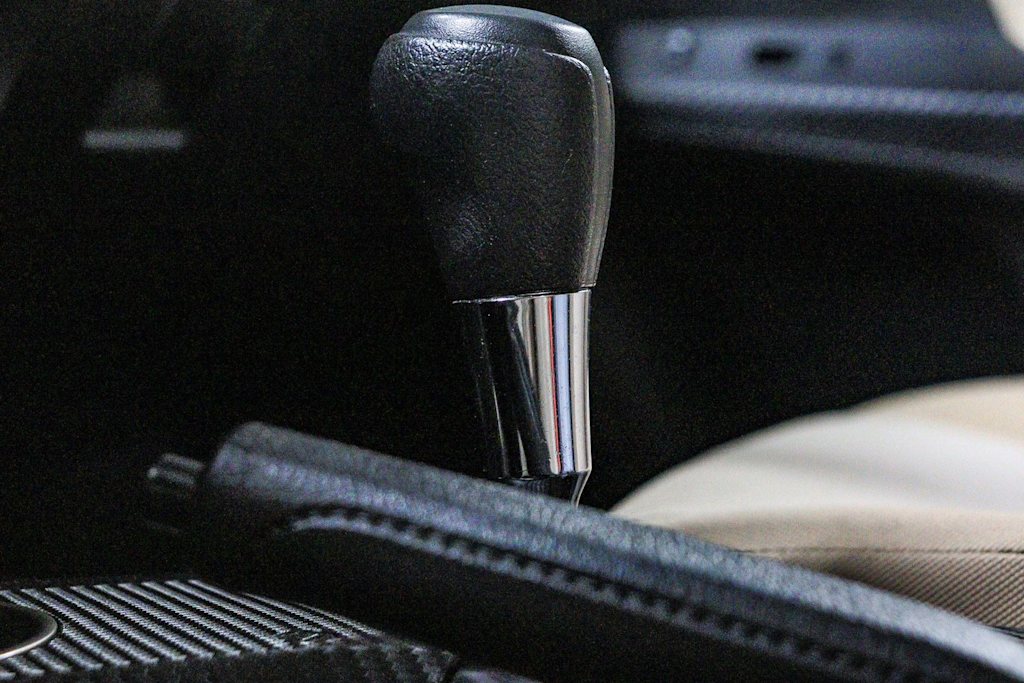 Thumbnail: 2013 Toyota RAV4 - 14