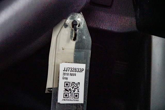 Thumbnail: 2018 Toyota RAV4 - 16