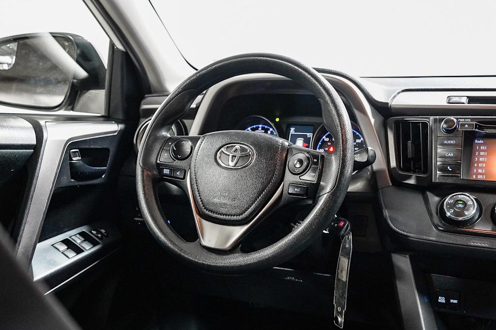 Thumbnail: 2018 Toyota RAV4 - 13