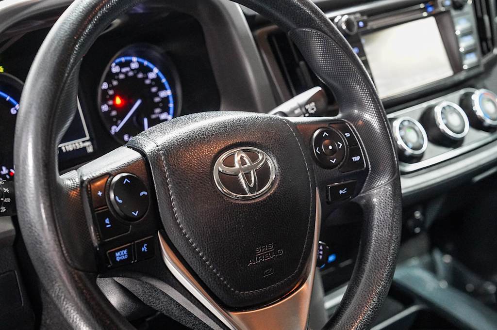 Thumbnail: 2018 Toyota RAV4 - 14