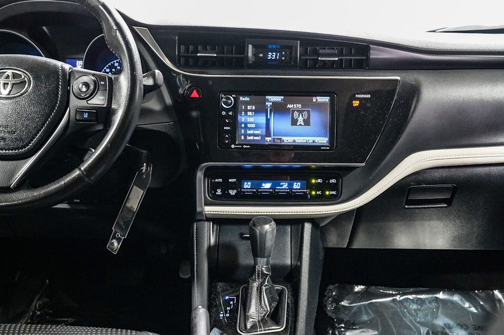 Thumbnail: 2017 Toyota Corolla iM - 6