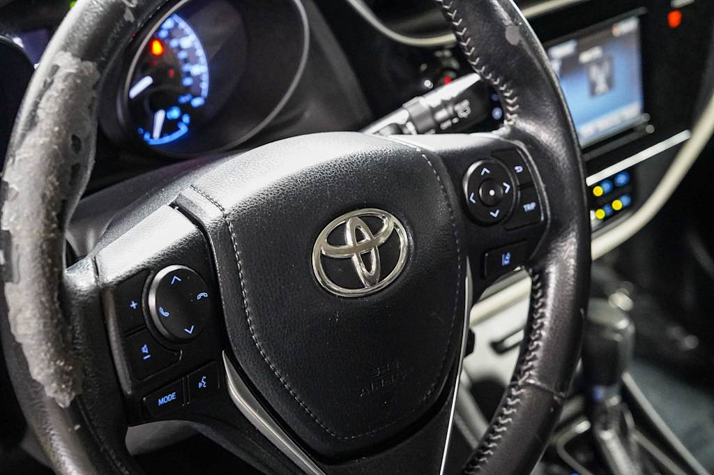 Thumbnail: 2017 Toyota Corolla iM - 23