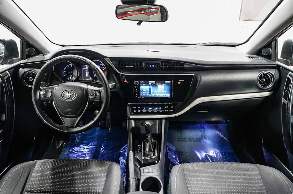 Thumbnail: 2017 Toyota Corolla iM - 2