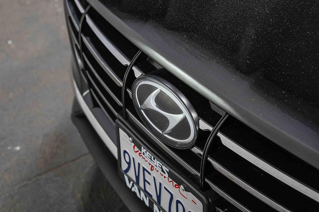 Thumbnail: 2023 Hyundai Sonata - 4