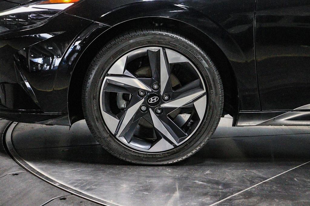 Thumbnail: 2023 Hyundai Elantra - 5