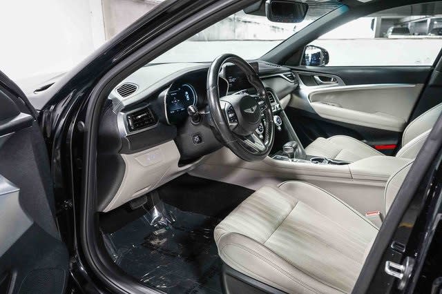 Thumbnail: 2023 Genesis G70 - 12