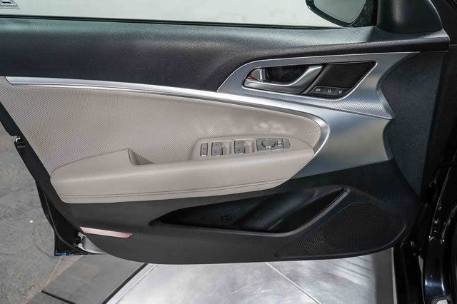 Thumbnail: 2023 Genesis G70 - 25