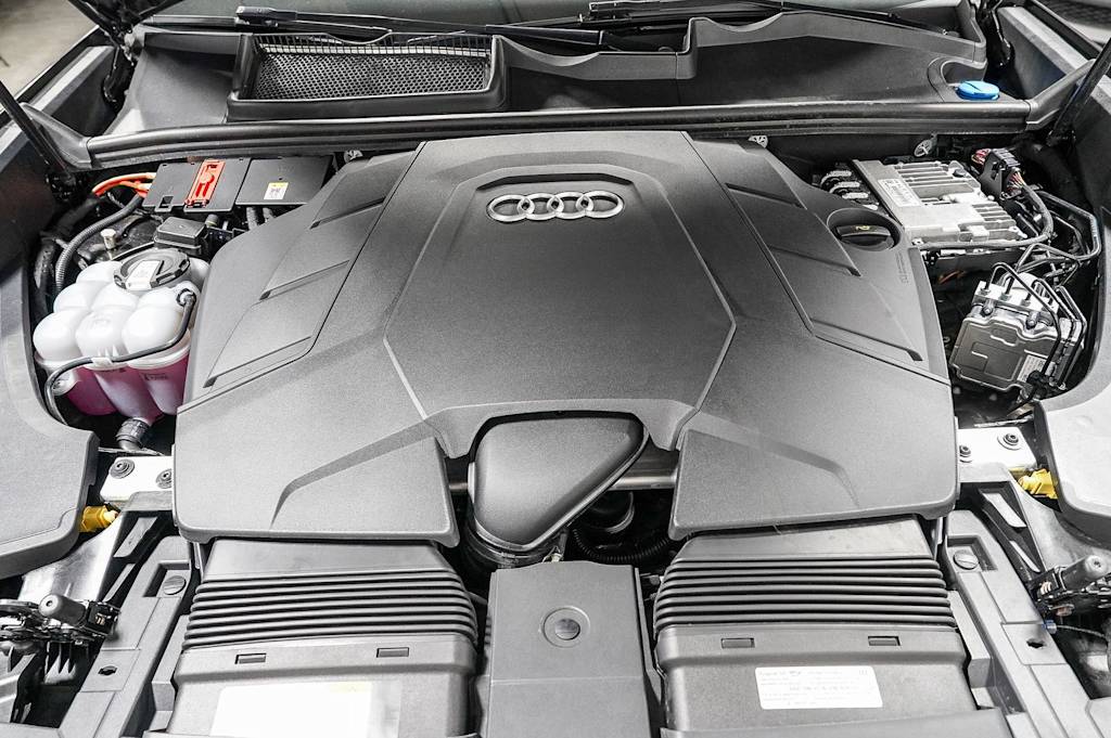 Thumbnail: 2023 Audi Q8 - 7
