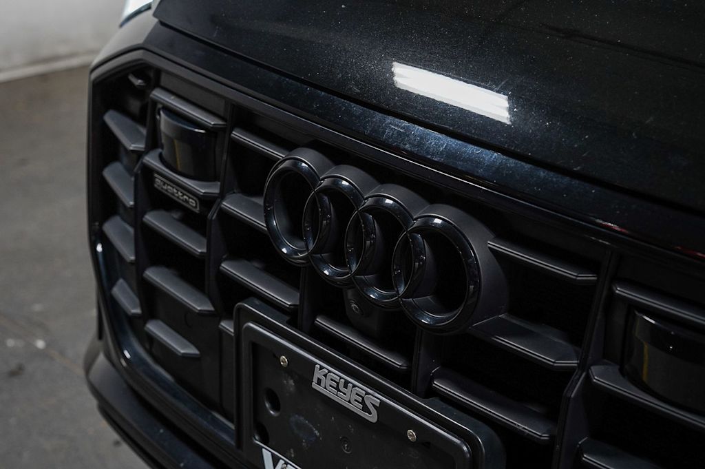 Thumbnail: 2023 Audi Q8 - 5