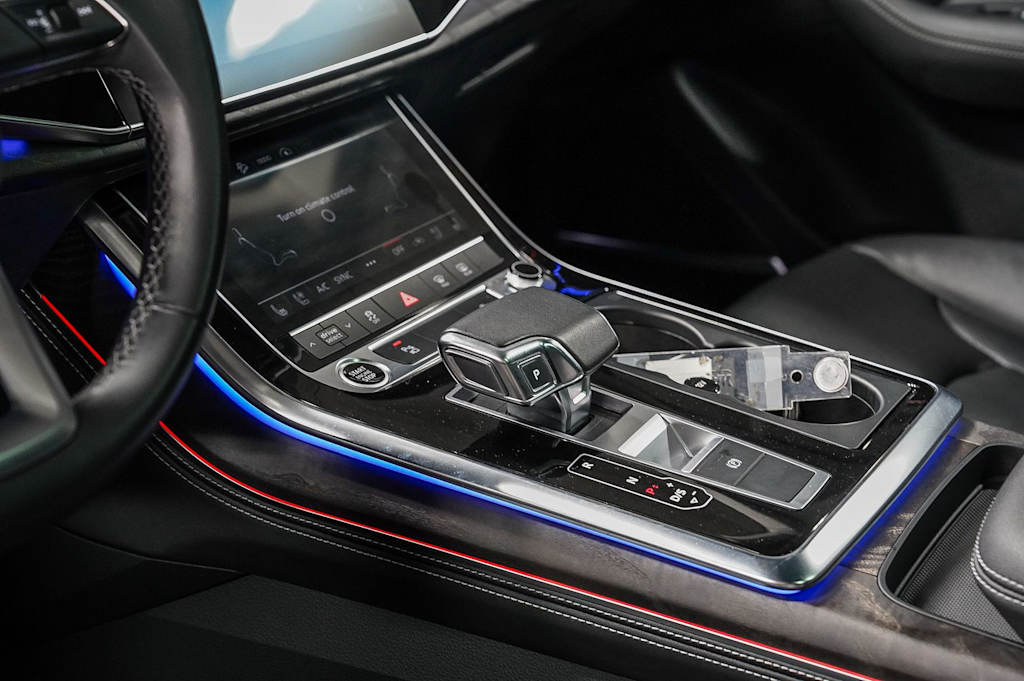 Thumbnail: 2023 Audi Q8 - 15