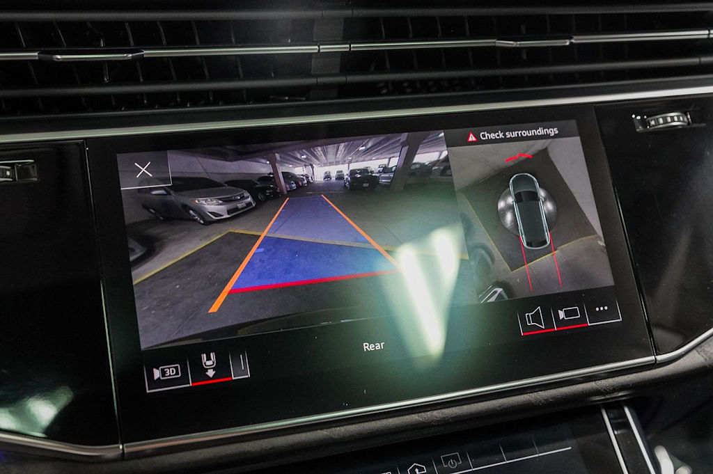 Thumbnail: 2023 Audi Q8 - 29