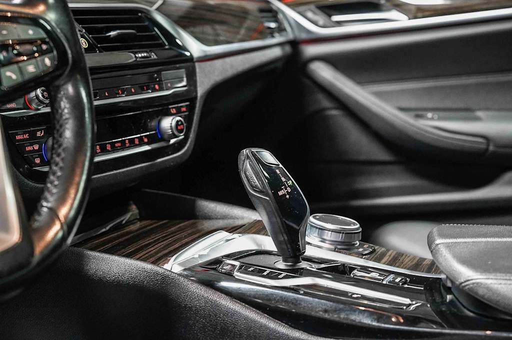 Thumbnail: 2021 BMW 5 Series - 14