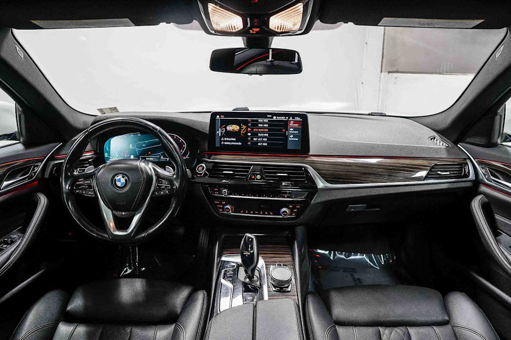 Thumbnail: 2021 BMW 5 Series - 2