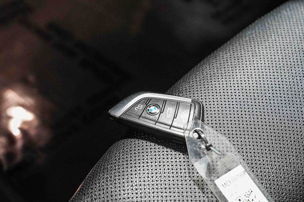 Thumbnail: 2021 BMW 5 Series - 16