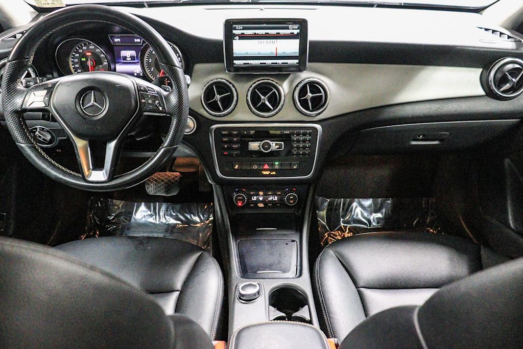 Thumbnail: 2015 Mercedes-Benz GLA - 2