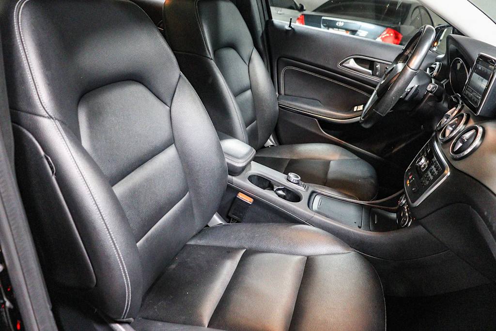 Thumbnail: 2015 Mercedes-Benz GLA - 9