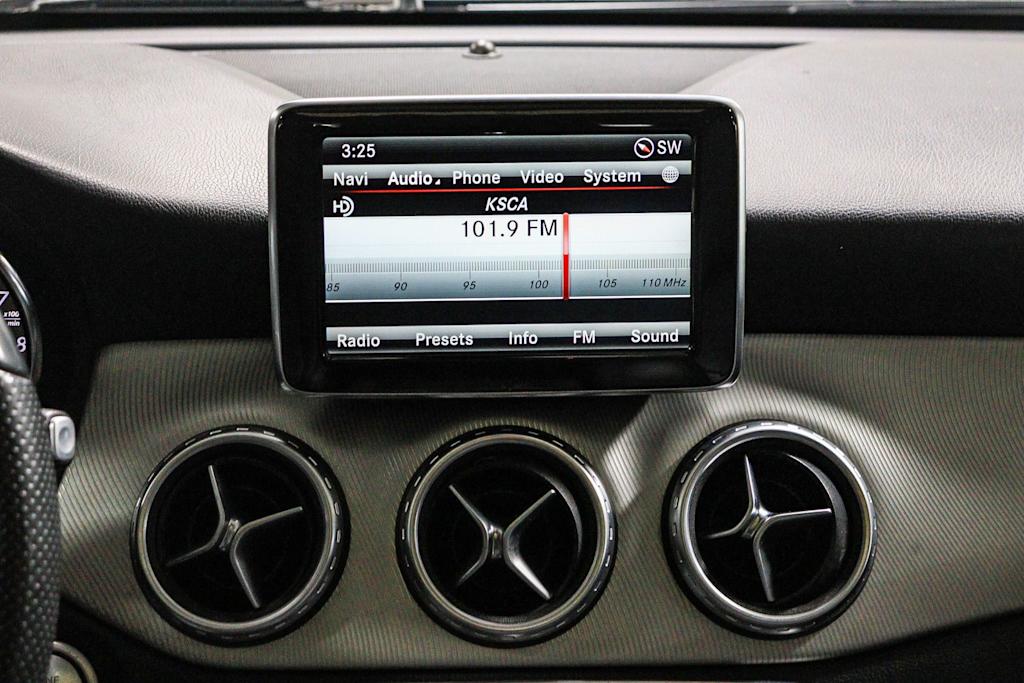 Thumbnail: 2015 Mercedes-Benz GLA - 13