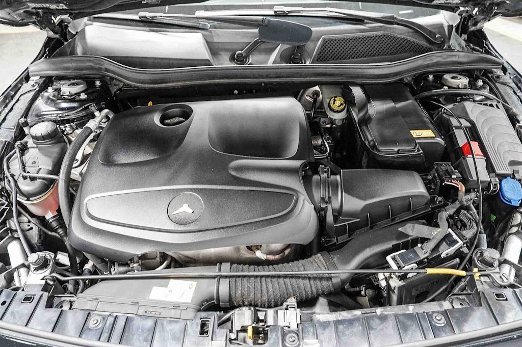 Thumbnail: 2016 Mercedes-Benz GLA - 8