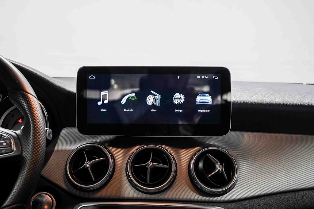 Thumbnail: 2016 Mercedes-Benz GLA - 14