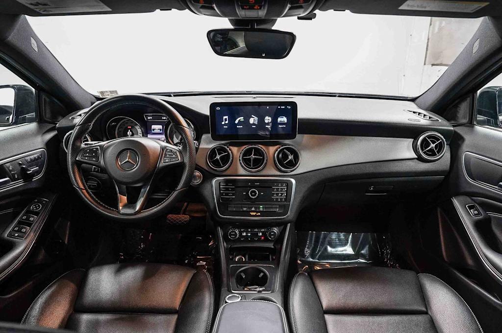 Thumbnail: 2016 Mercedes-Benz GLA - 2