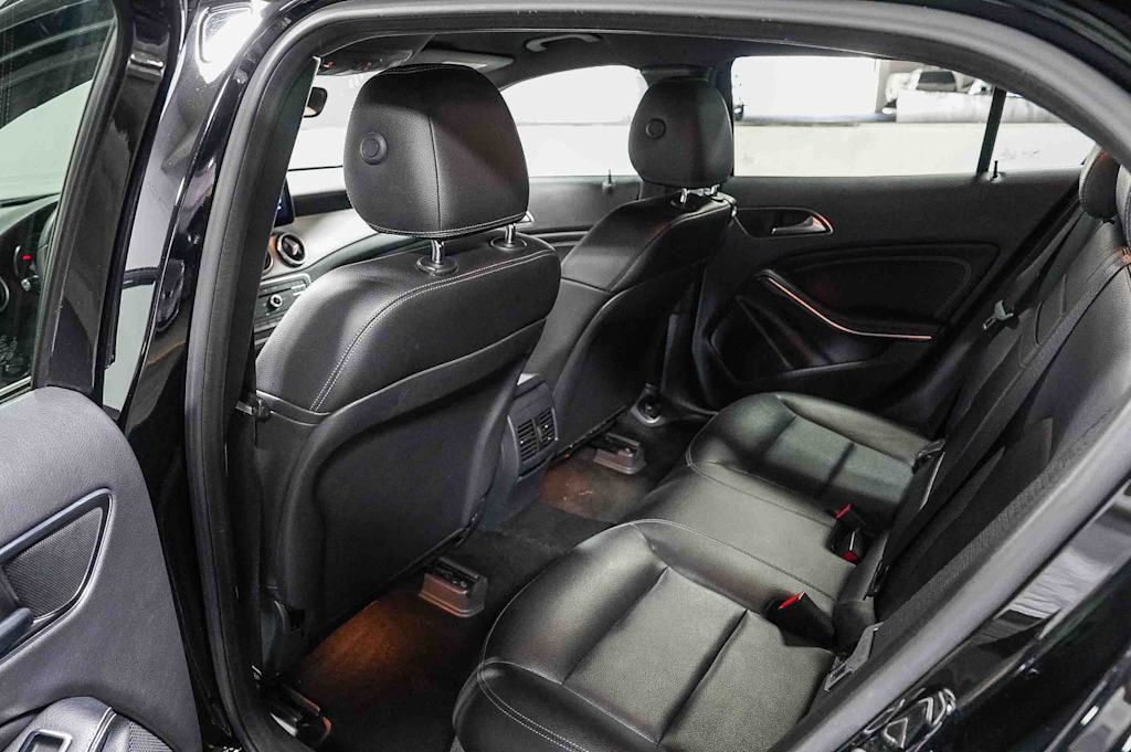 Thumbnail: 2016 Mercedes-Benz GLA - 12