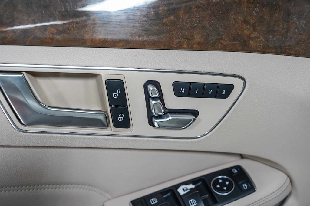 Thumbnail: 2014 Mercedes-Benz E-Class - 26