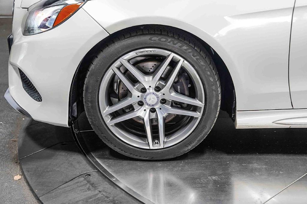Thumbnail: 2014 Mercedes-Benz E-Class - 6