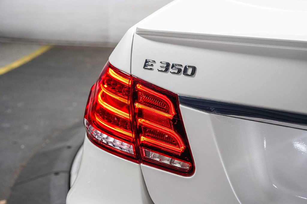 Thumbnail: 2014 Mercedes-Benz E-Class - 21