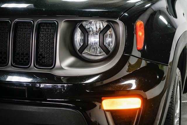 Thumbnail: 2019 Jeep Renegade - 19