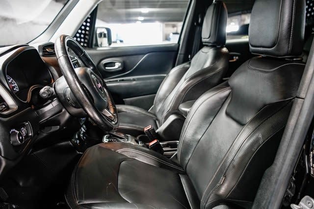 Thumbnail: 2019 Jeep Renegade - 10