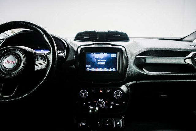 Thumbnail: 2019 Jeep Renegade - 8