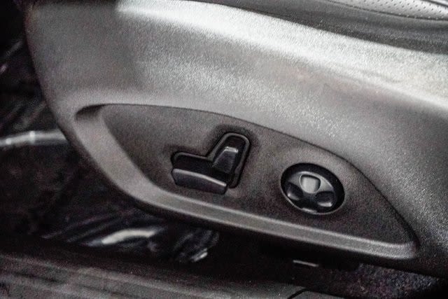 Thumbnail: 2019 Jeep Renegade - 23