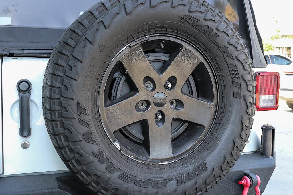 Thumbnail: 2017 Jeep Wrangler - 4