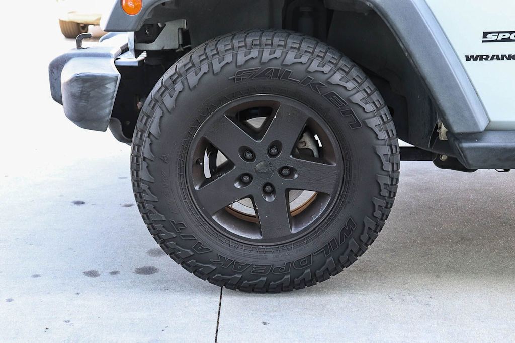 Thumbnail: 2017 Jeep Wrangler - 11