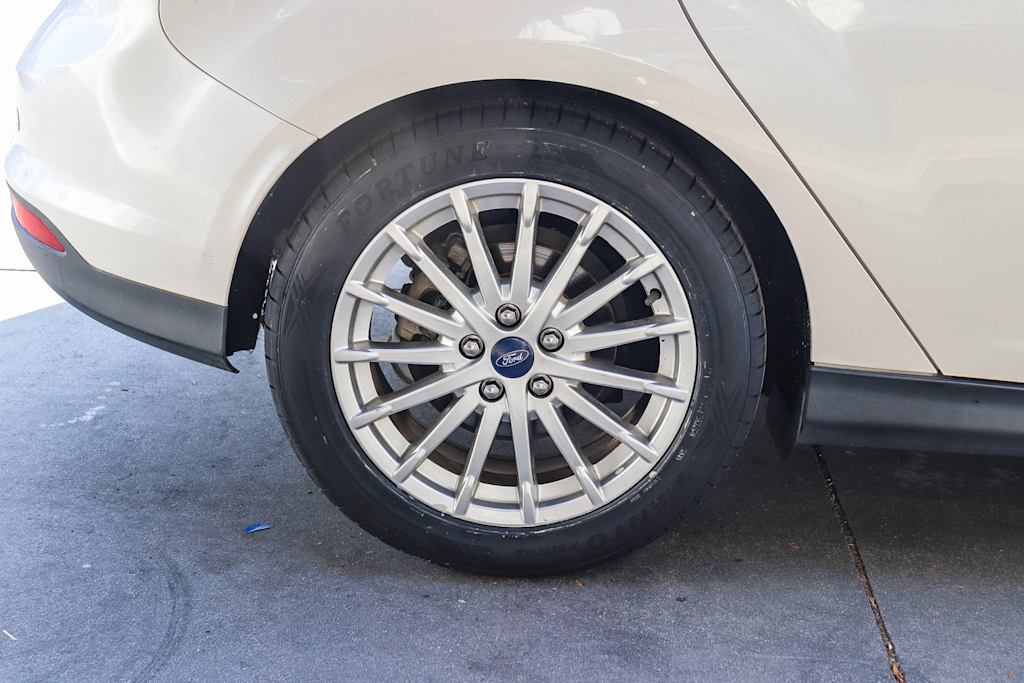 Thumbnail: 2014 Ford Focus - 12